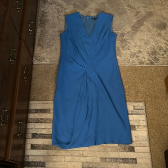STRENESSE Dresses & Skirts - EUC Strenesse Blue Dress in 4